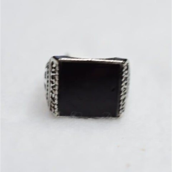 NWT Black Enamel Inlay  Engraved Silver Tone Band Size 9 Retro Statement Ring - Picture 2 of 3